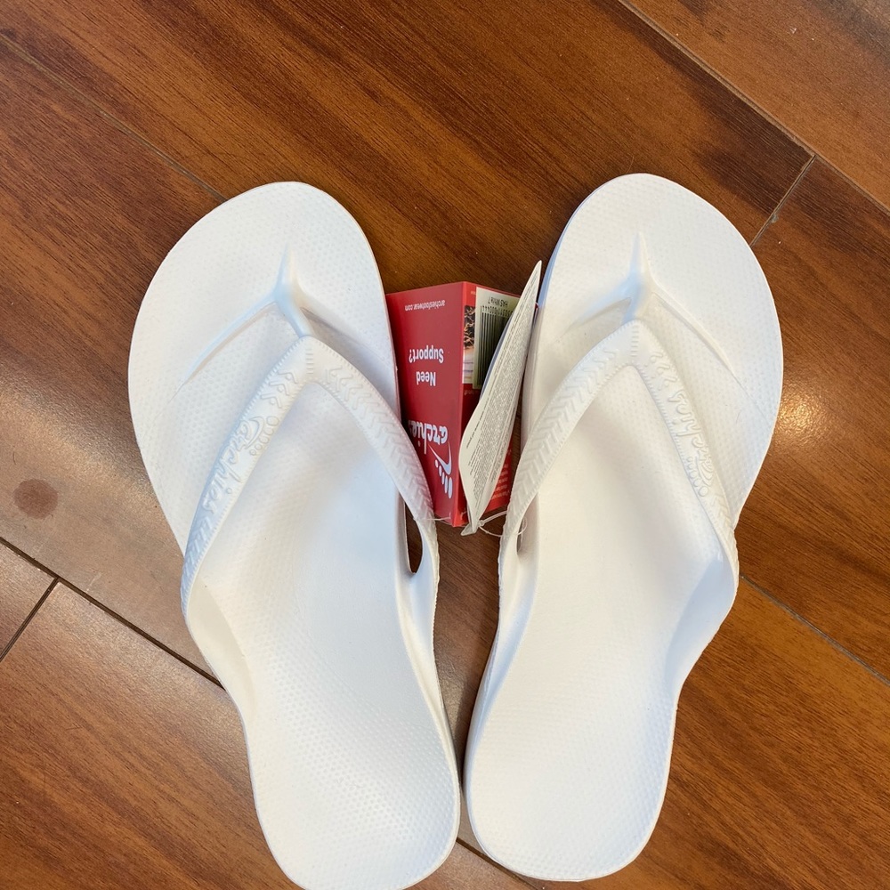 Arch support flip flops
